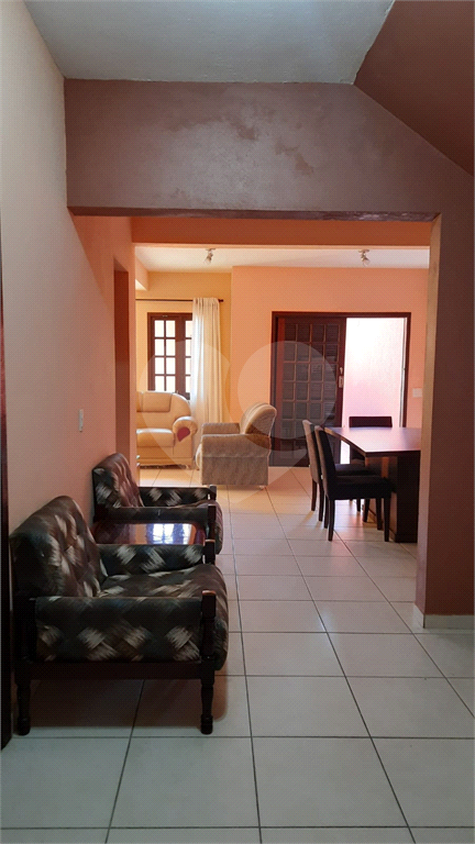 Linda casa em Itanhaem para venda.
