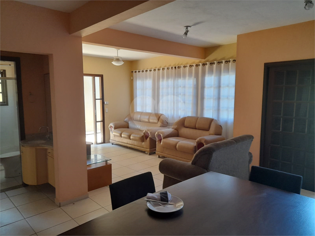 Linda casa em Itanhaem para venda.