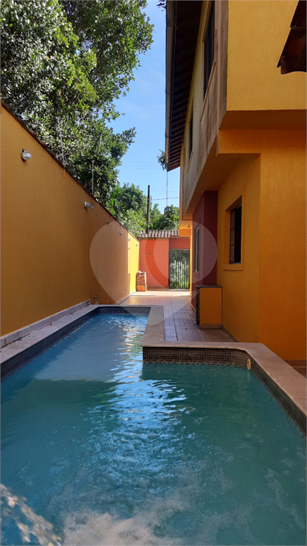 Linda casa em Itanhaem para venda.