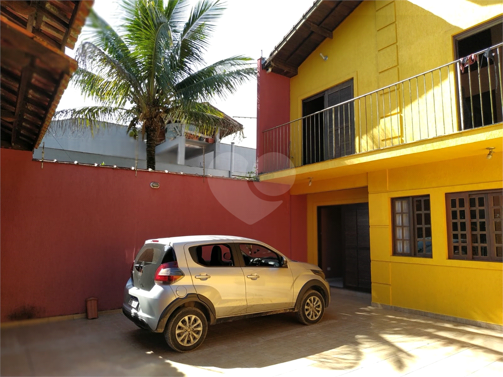 Linda casa em Itanhaem para venda.