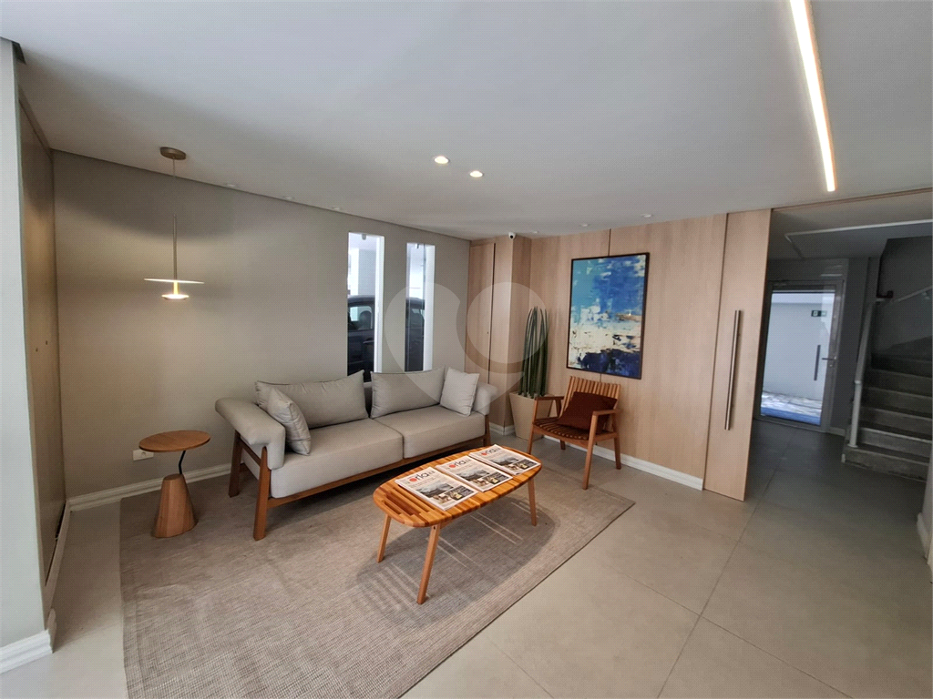 Apartamento no GONZAGA com 140m2, 3 quartos, sendo 1 suíte, sala, cozinha, área de serviço e 2 vagas