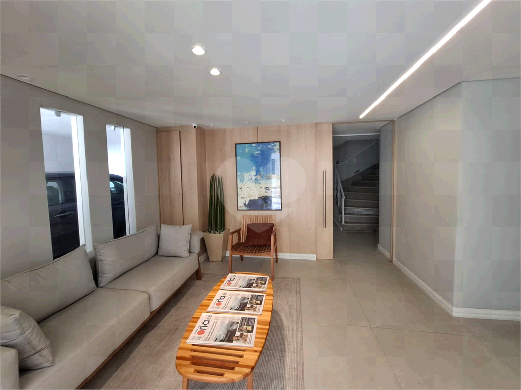 Apartamento no GONZAGA com 140m2, 3 quartos, sendo 1 suíte, sala, cozinha, área de serviço e 2 vagas