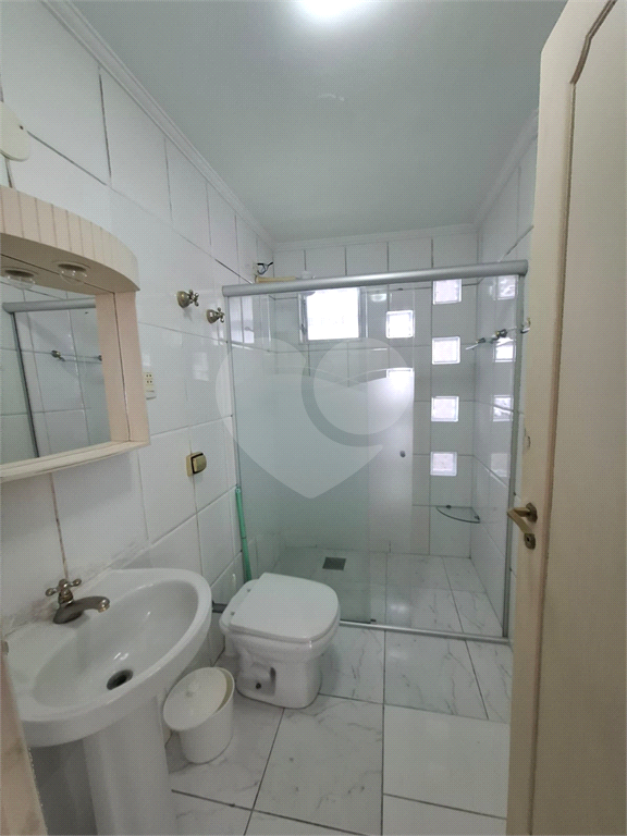 Apartamento no GONZAGA com 140m2, 3 quartos, sendo 1 suíte, sala, cozinha, área de serviço e 2 vagas