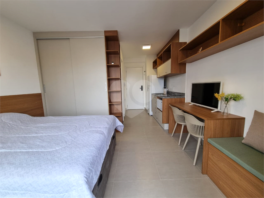 APARTAMENTO em PINHEIROS