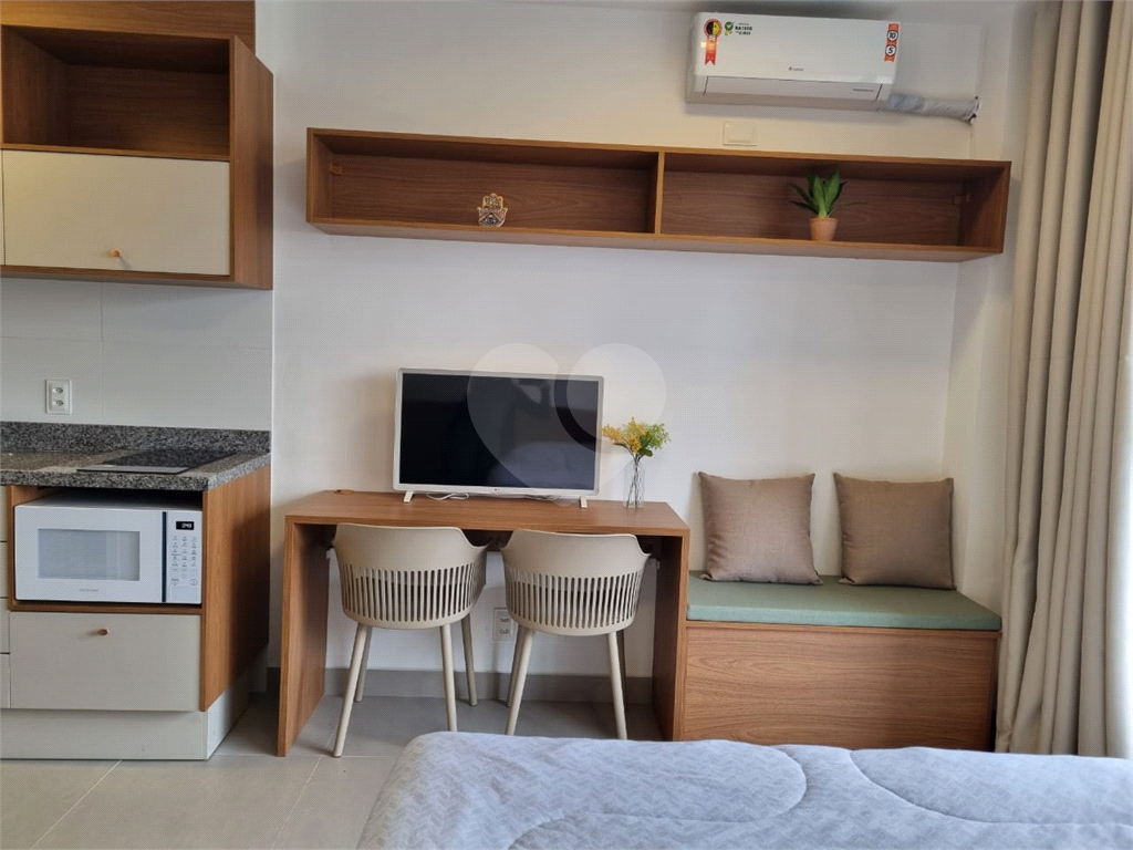 APARTAMENTO em PINHEIROS