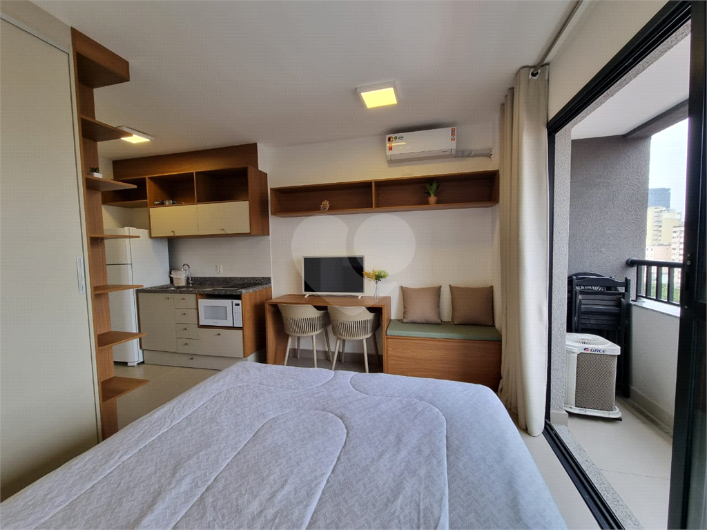 APARTAMENTO em PINHEIROS