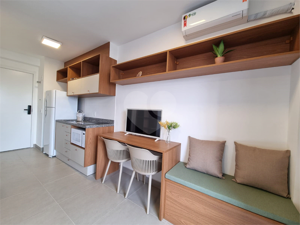 APARTAMENTO em PINHEIROS