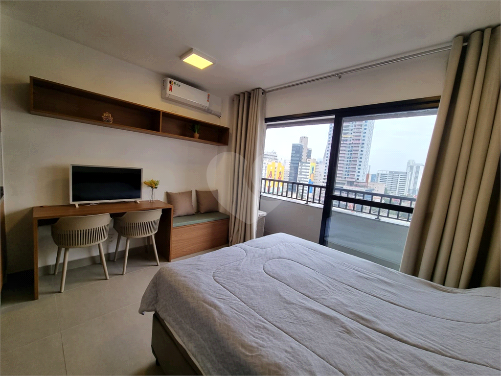 APARTAMENTO em PINHEIROS