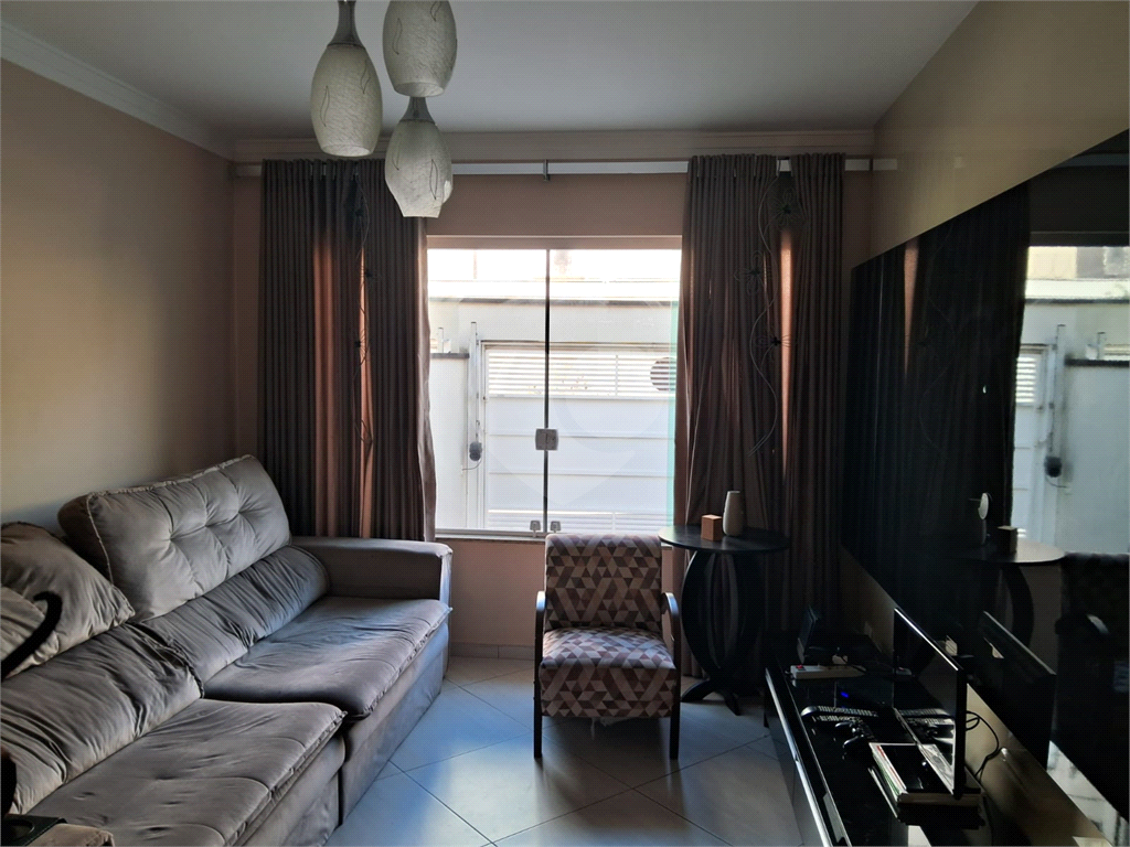 Sobrado na Vila Nova Mazzei,110m² 3 dormitórios sendo 1 suíte,2 vagas,churrasqueira e lavanderia 