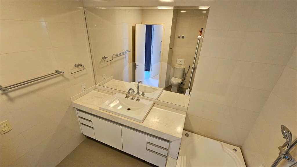 Apartamento à venda e aluguel com 3 quartos, 180m² - Foto 45