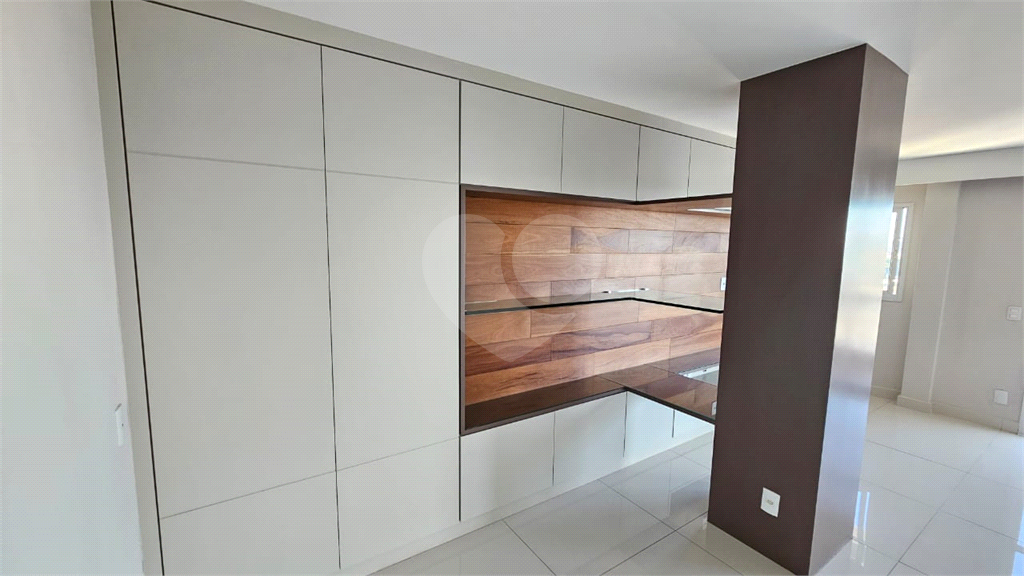 Apartamento à venda e aluguel com 3 quartos, 180m² - Foto 4