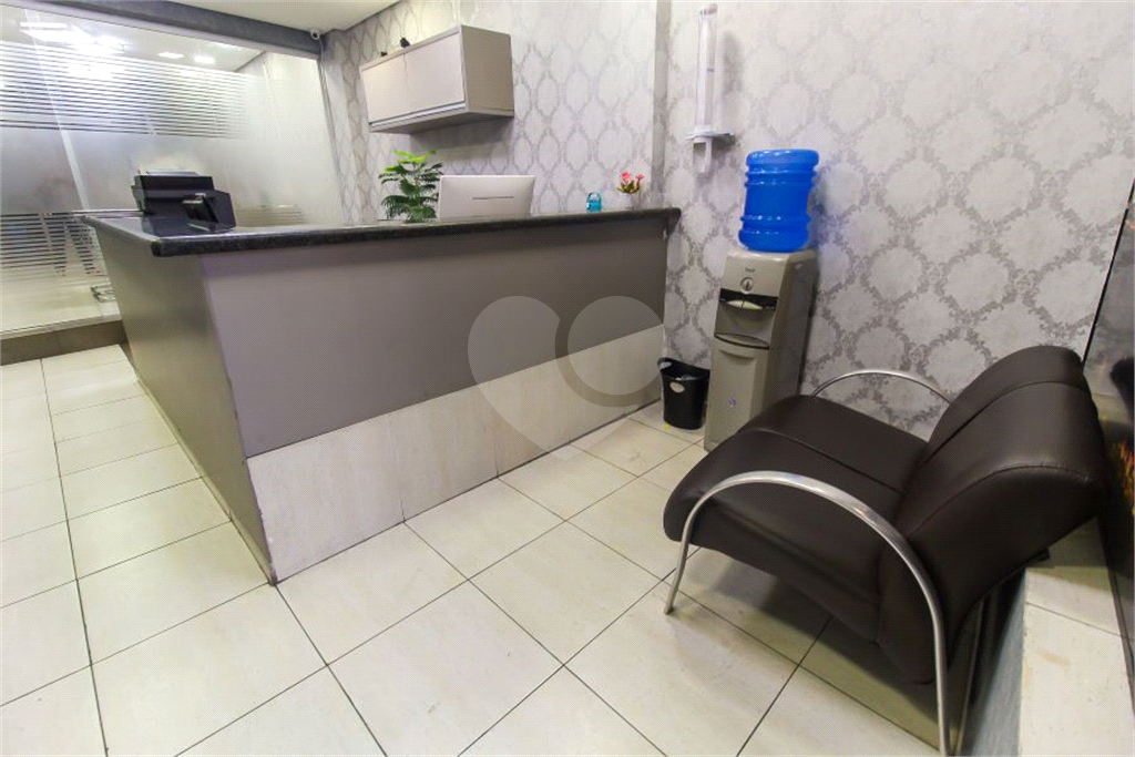 casa comerciail com 5 salas 2 banheiros e 1 refeitório
