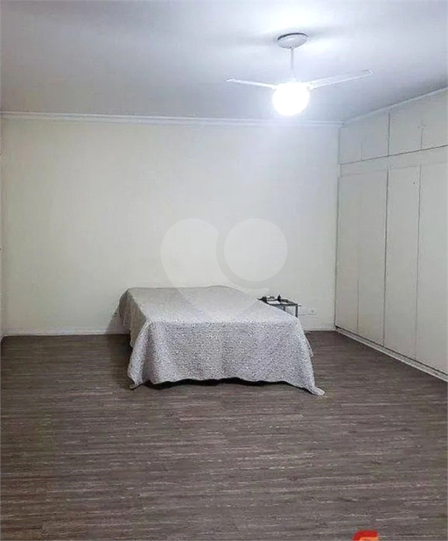 Sobrado com 5 Quartos  4 banheiros 1 suite e 4 vagas de garagem 