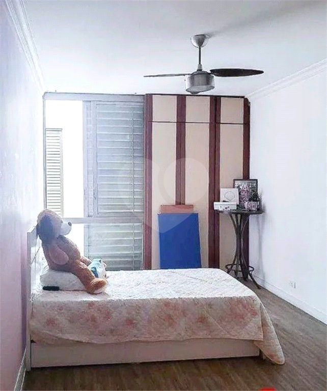 Sobrado com 5 Quartos  4 banheiros 1 suite e 4 vagas de garagem 
