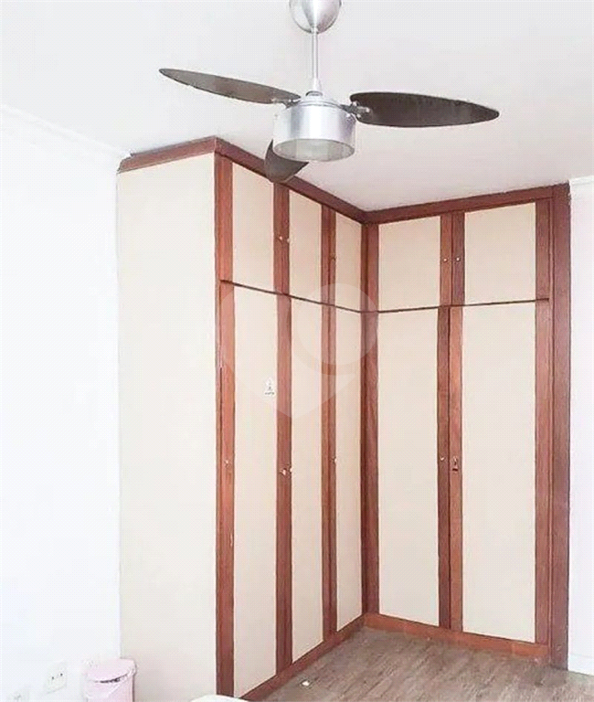 Sobrado com 5 Quartos  4 banheiros 1 suite e 4 vagas de garagem 