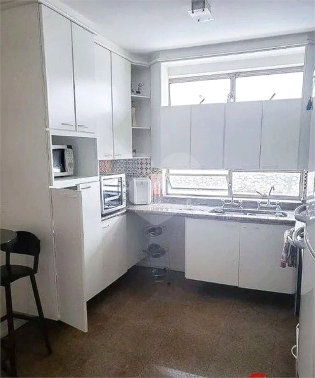 Sobrado com 5 Quartos  4 banheiros 1 suite e 4 vagas de garagem 