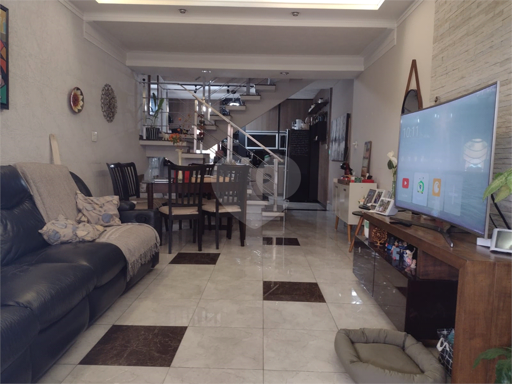 Casa à venda com 4 quartos, 140m² - Foto 1