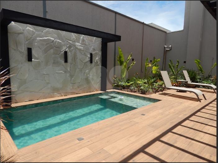 Área Piscina