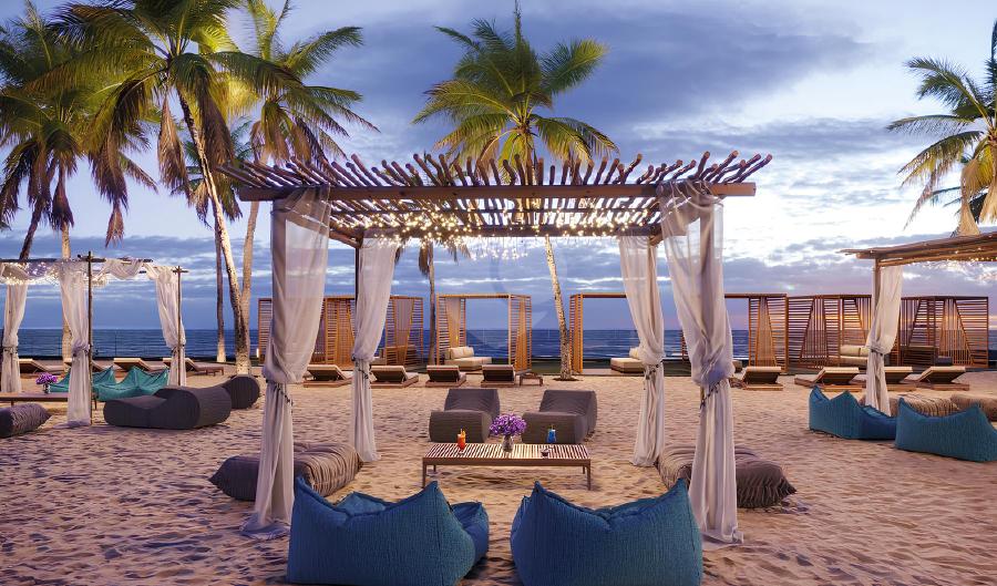 Beach Lounge