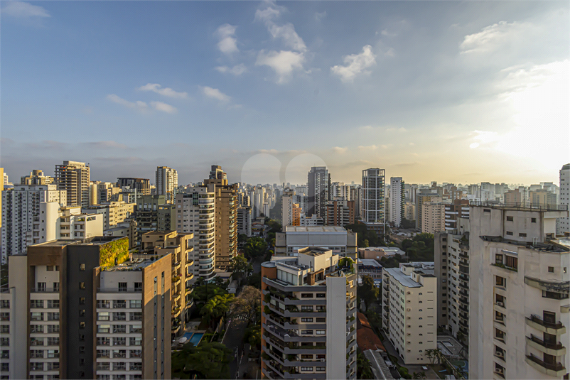 Foto REO1003142