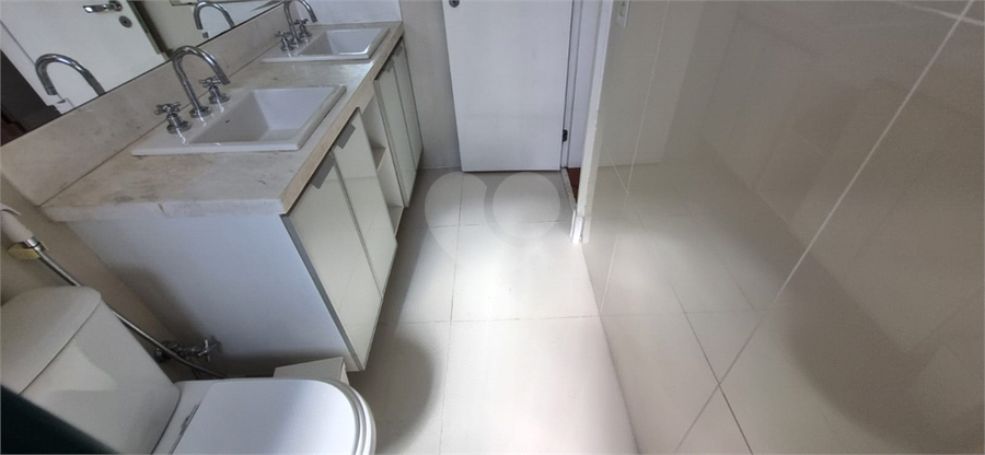 Foto REO1003852