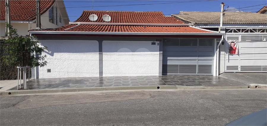 Foto REO1004502