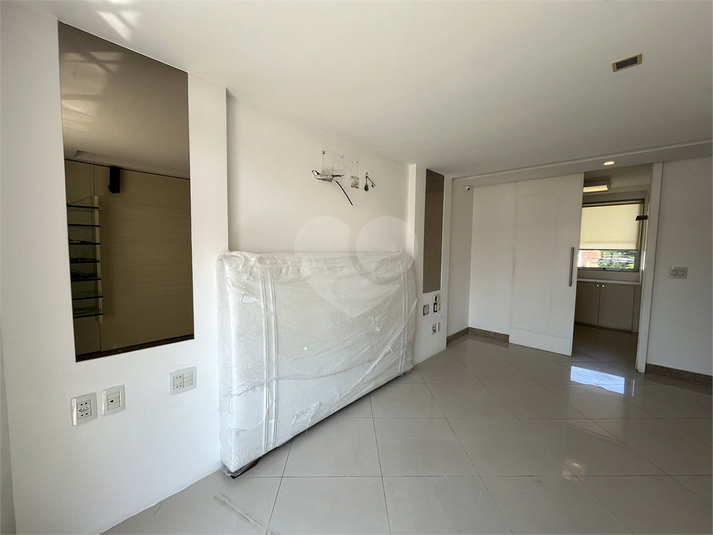 Foto REO1004937