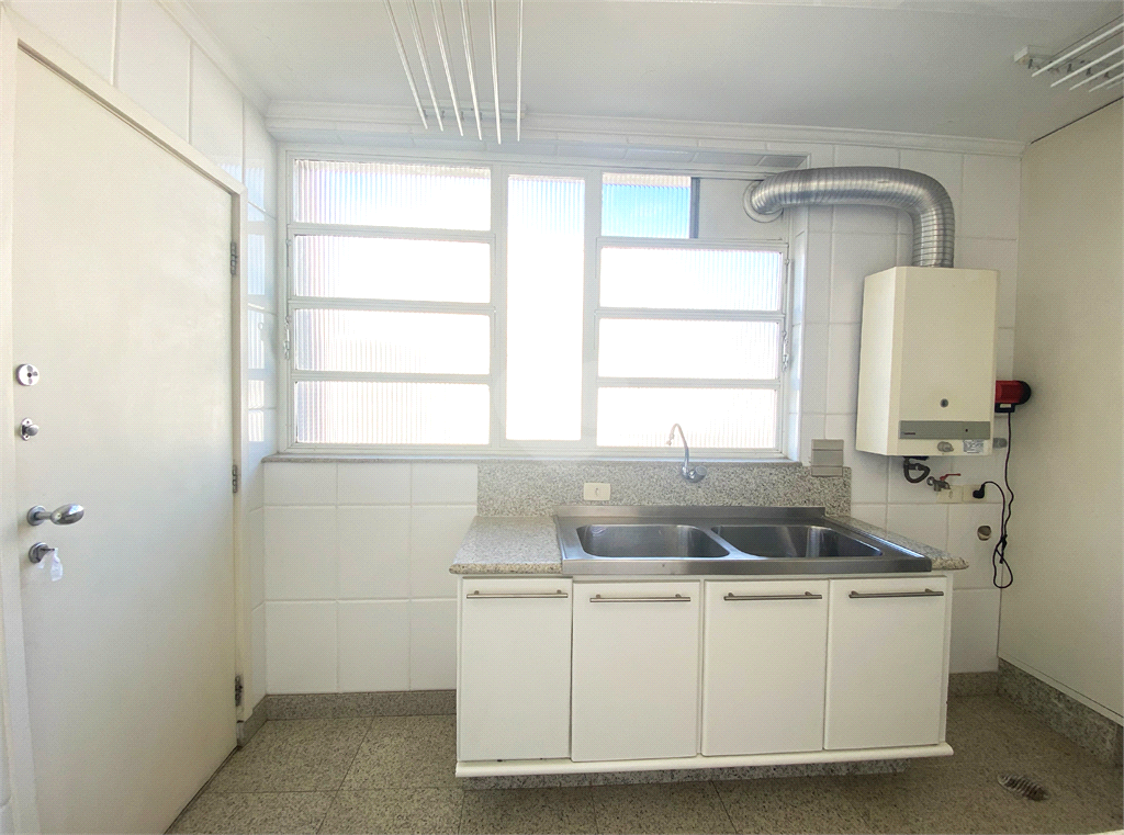 Venda Apartamento São Paulo Cerqueira César REO100636 28