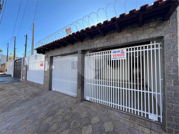 Foto REO1008315