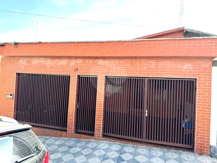 Foto REO1008421