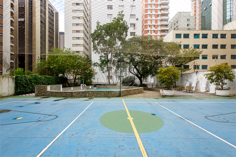 Foto REO1009020