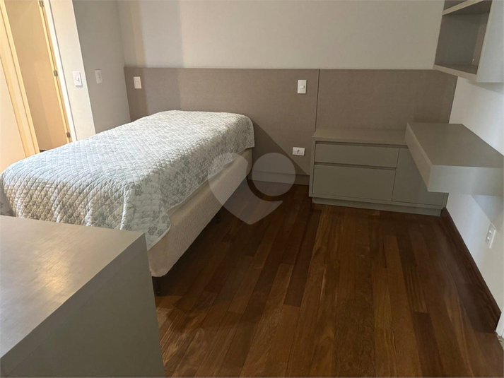 Foto REO1010458