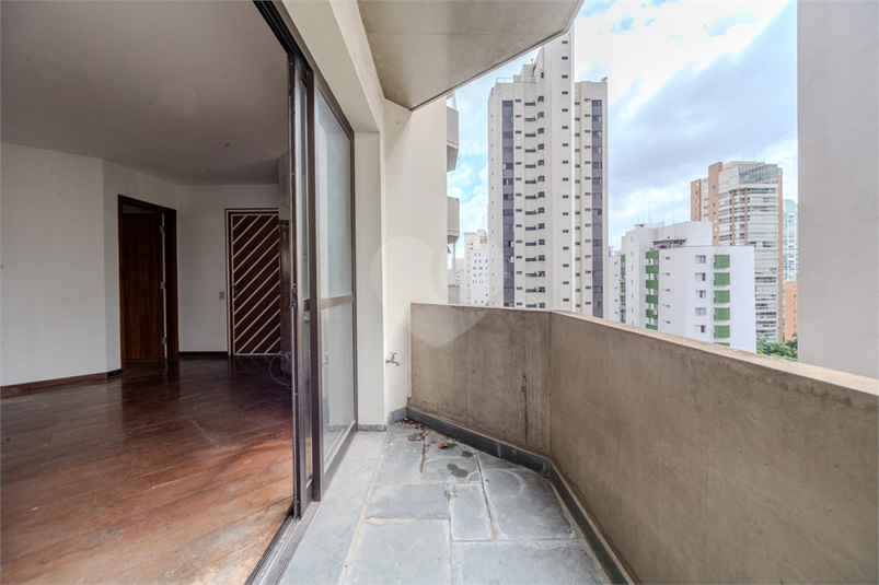 Foto REO1016486