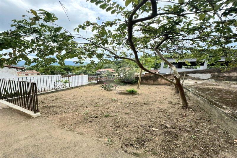 Foto REO1021339