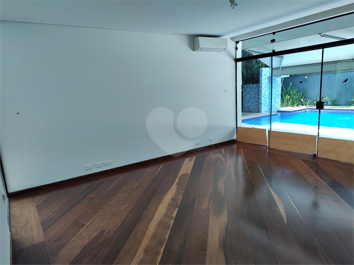 Foto REO1021488