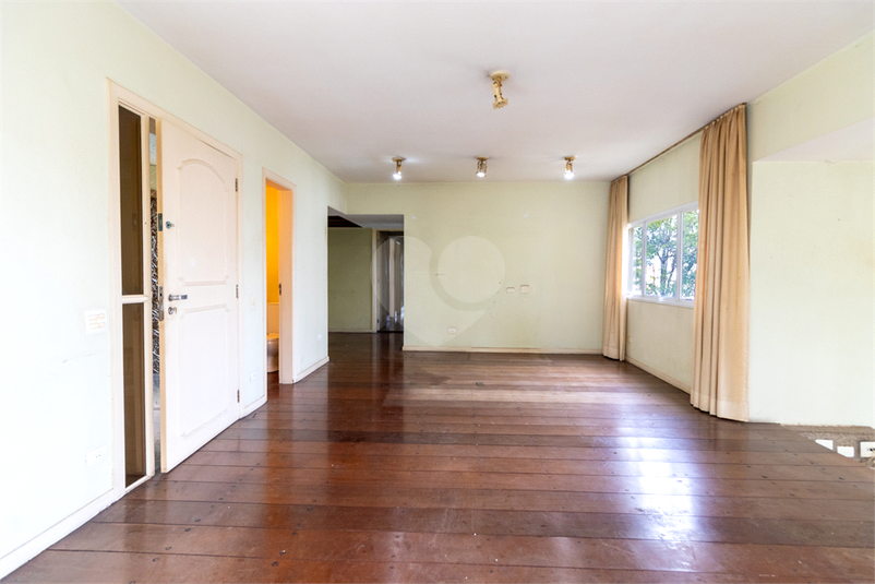 Foto REO1021749