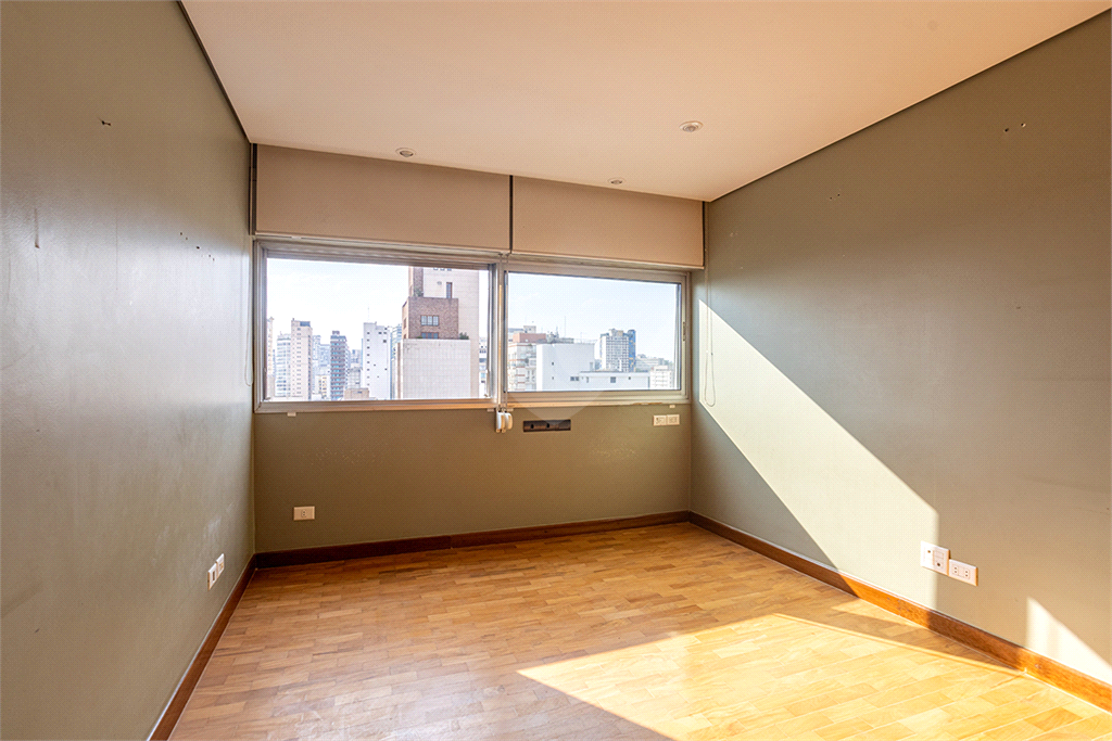 Venda Apartamento São Paulo Cerqueira César REO1022021 28