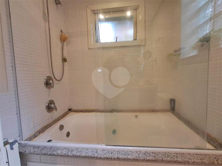 Foto REO1022462