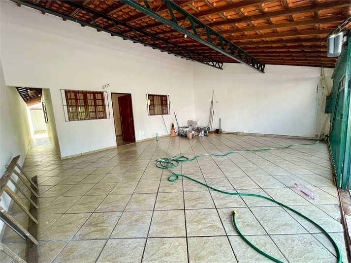 Foto REO1023080