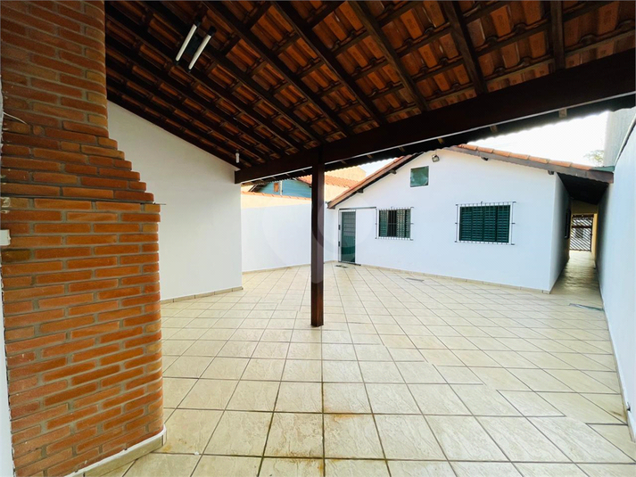 Foto REO1023080