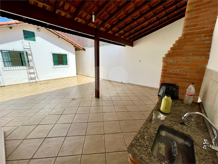 Foto REO1023080
