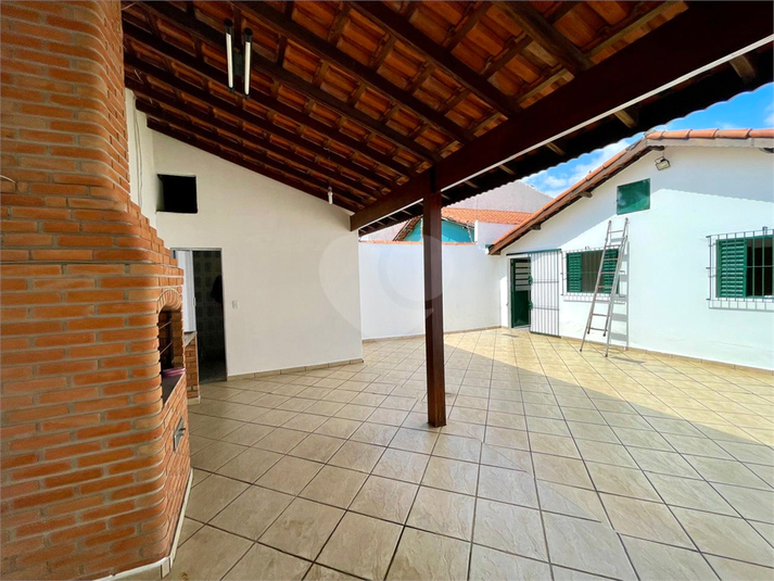 Foto REO1023080
