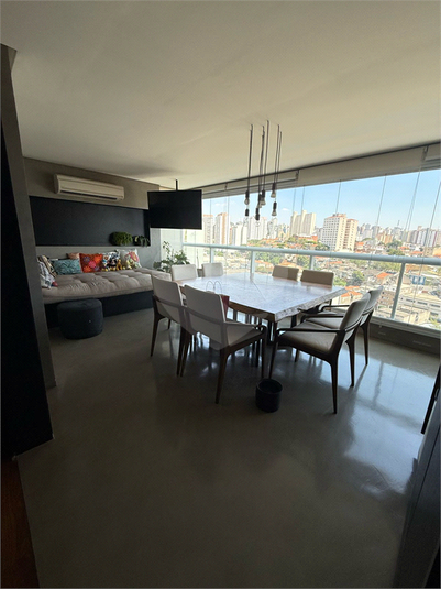 Foto REO1024437