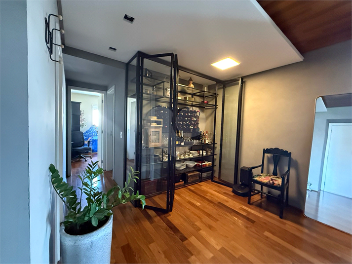 Foto REO1024437