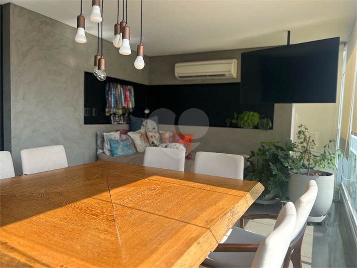 Foto REO1024437