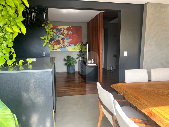 Foto REO1024437