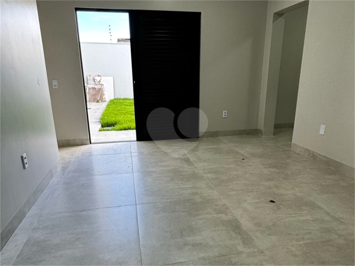 Foto REO1024825