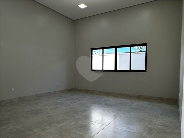 Foto REO1024825
