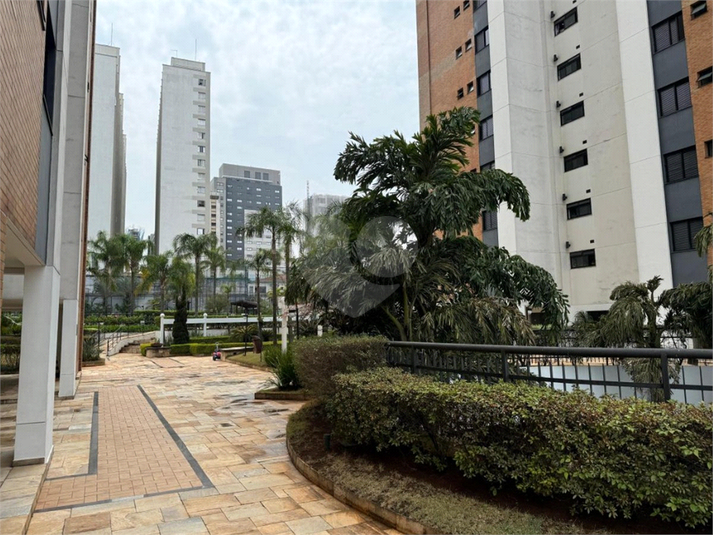 Foto REO1024847