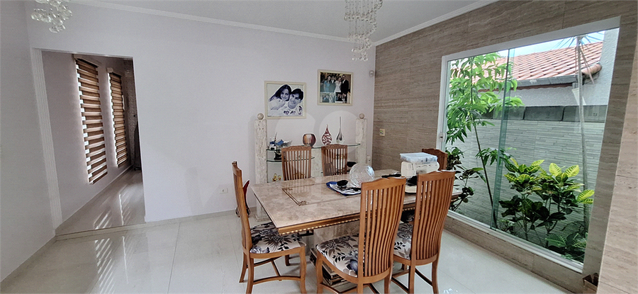 Foto REO1024850